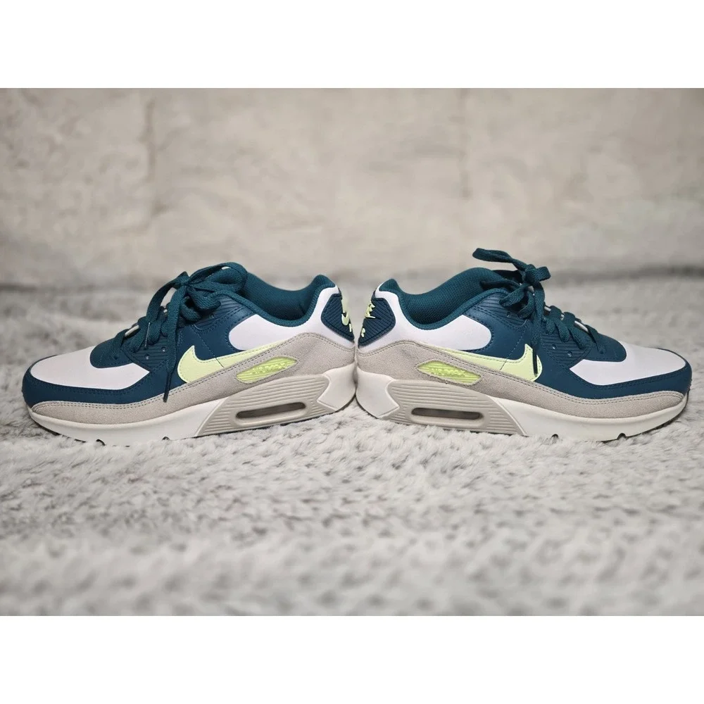 Nike Air Max 90 LTR Shoes Youth Size 5.5Y Bright Spruce Volt Swoosh EXCELLENT